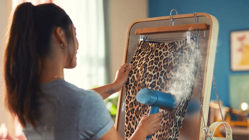 Philips 3000 Series STH3000/26 | Handheld Steamer | Foldable | 630g | No Ironing Board