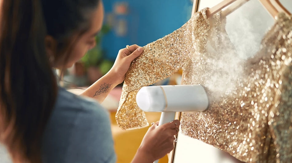 Philips 3000 Series STH3020/16 | Handheld Steamer | Foldable | No Ironing Board Needed