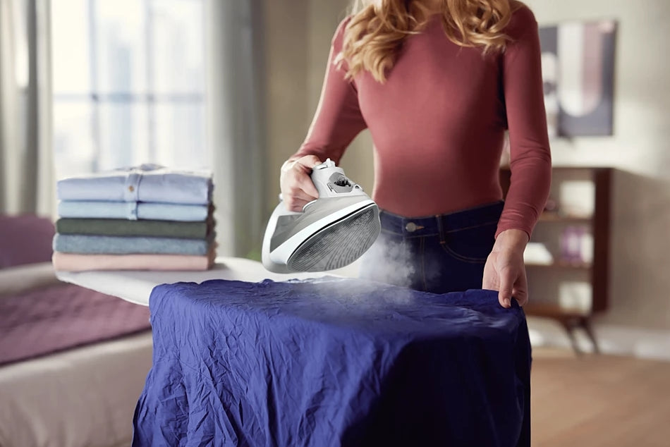 Philips 5000 Series DST5010/16 | Steam Iron | 2400W | SteamGlide Plus | 160g Boost