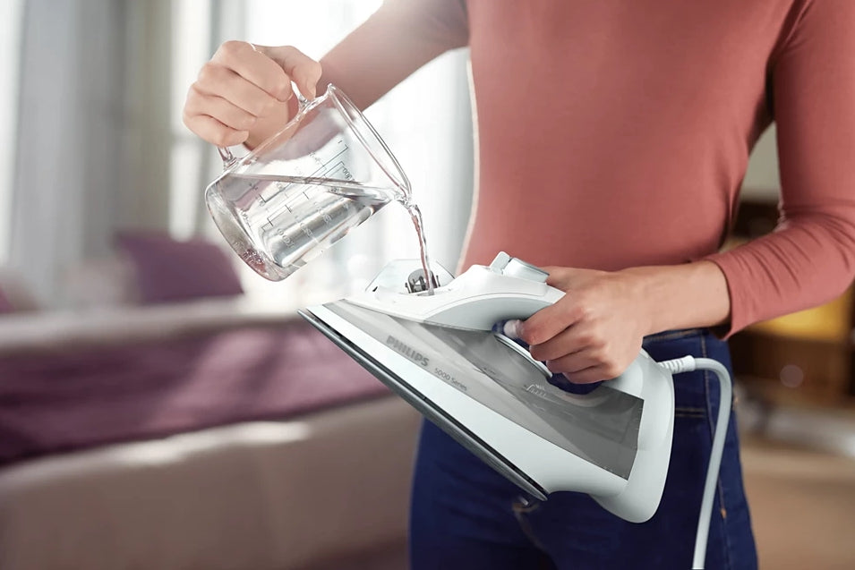 Philips 5000 Series DST5010/16 | Steam Iron | 2400W | SteamGlide Plus | 160g Boost