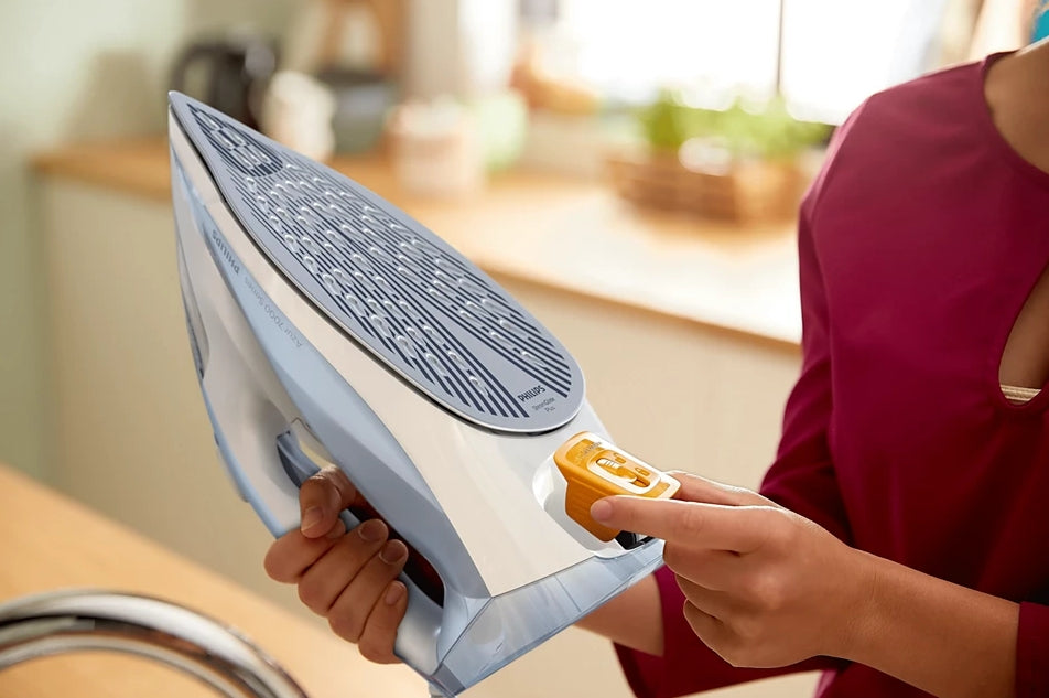 Philips 7000 Series DST7011/26 | Steam Iron | 2600W | SteamGlide Plus | 220g Boost