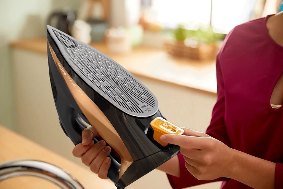 Philips 7000 Series DST7040/86 | Steam Iron | 2800W | SteamGlide Elite | 250g Boost